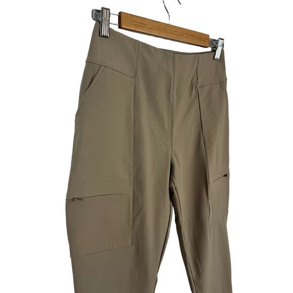 NEW FABLETICS Hybrid Cargo Pants Women's Small Smoke Tan Nylon Pockets Leggings - Picture 4 of 16